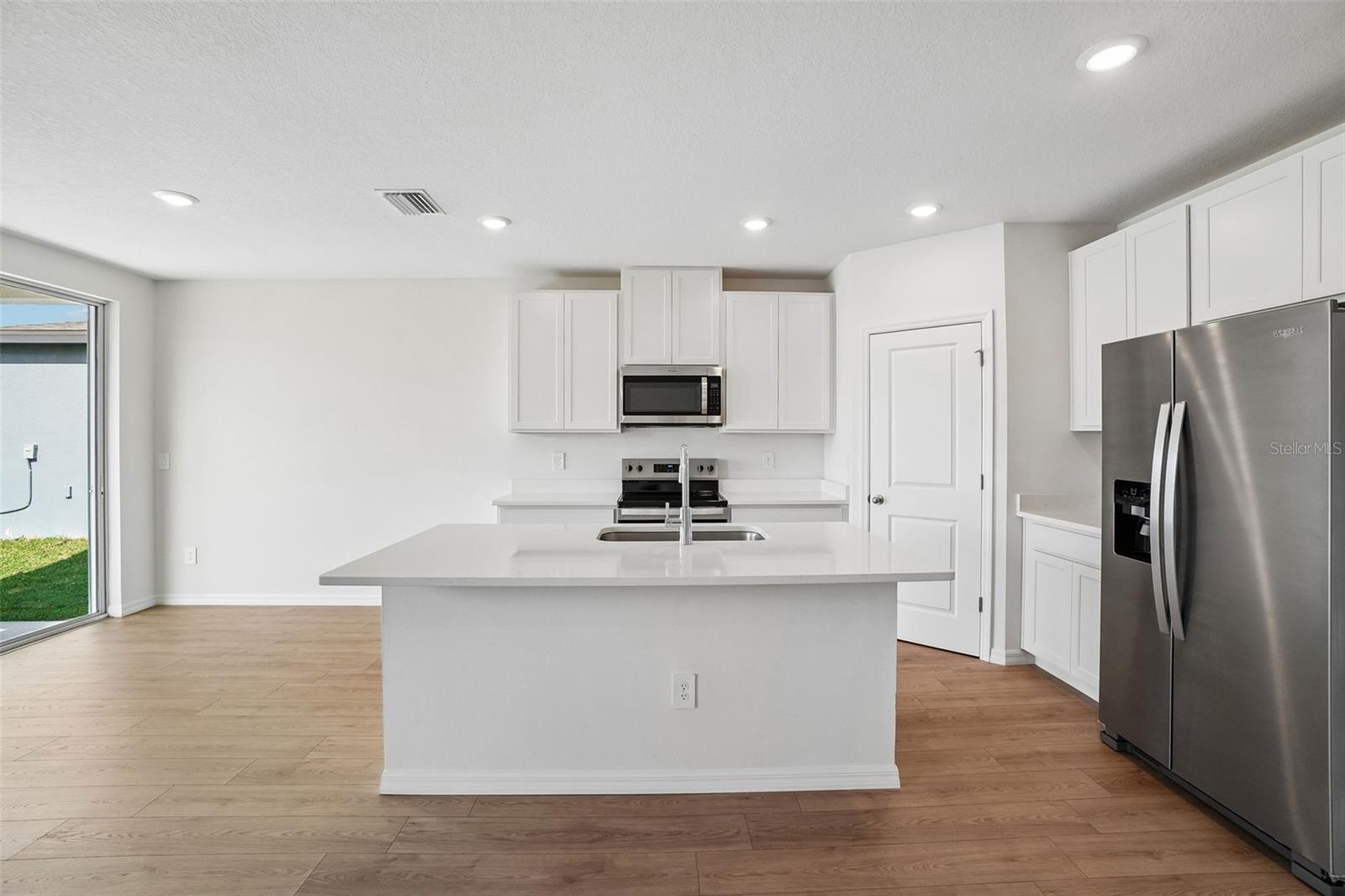 13696 UMBER FOREST ST — photo 15