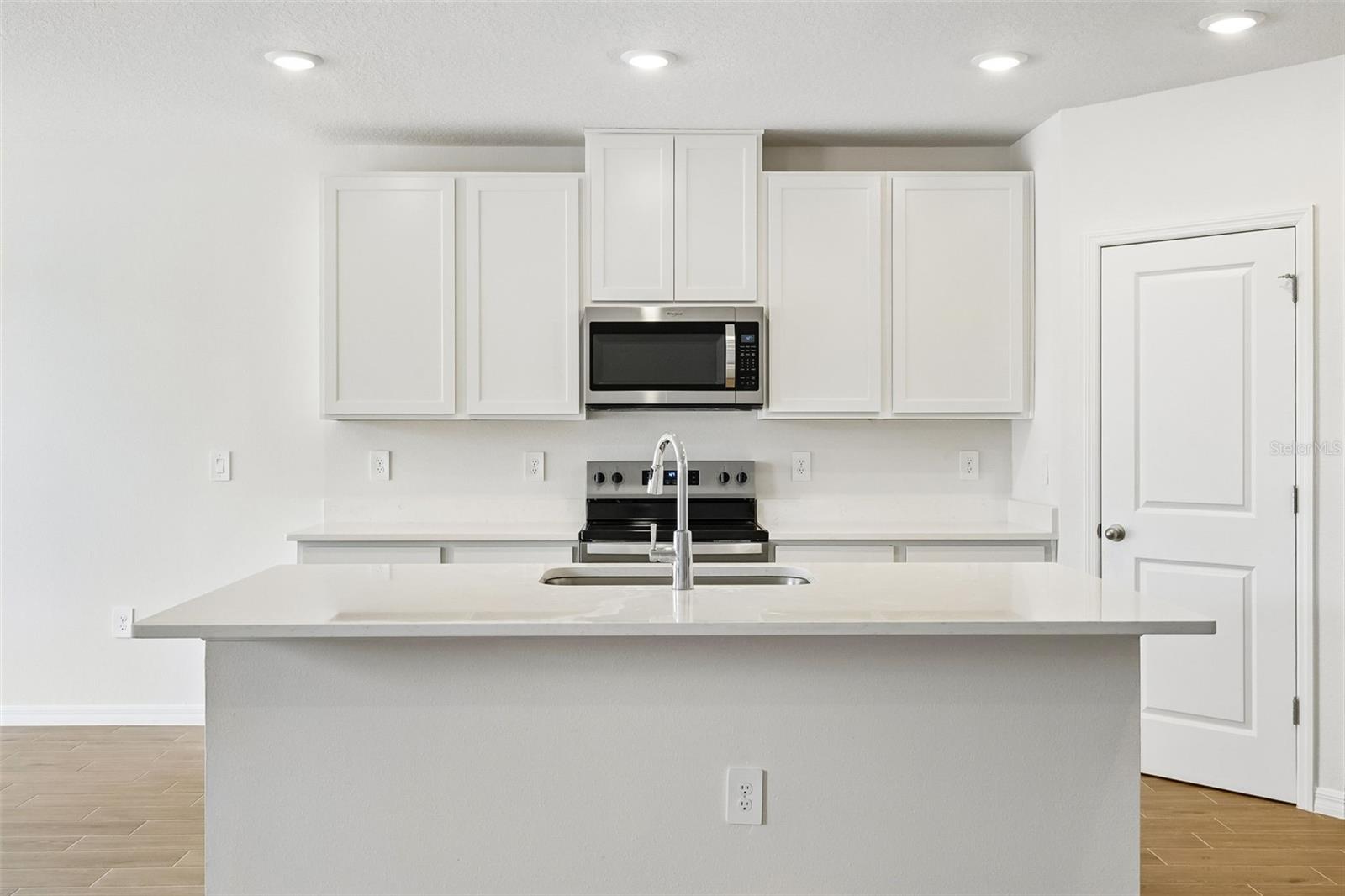 13755 UMBER FOREST ST — photo 8