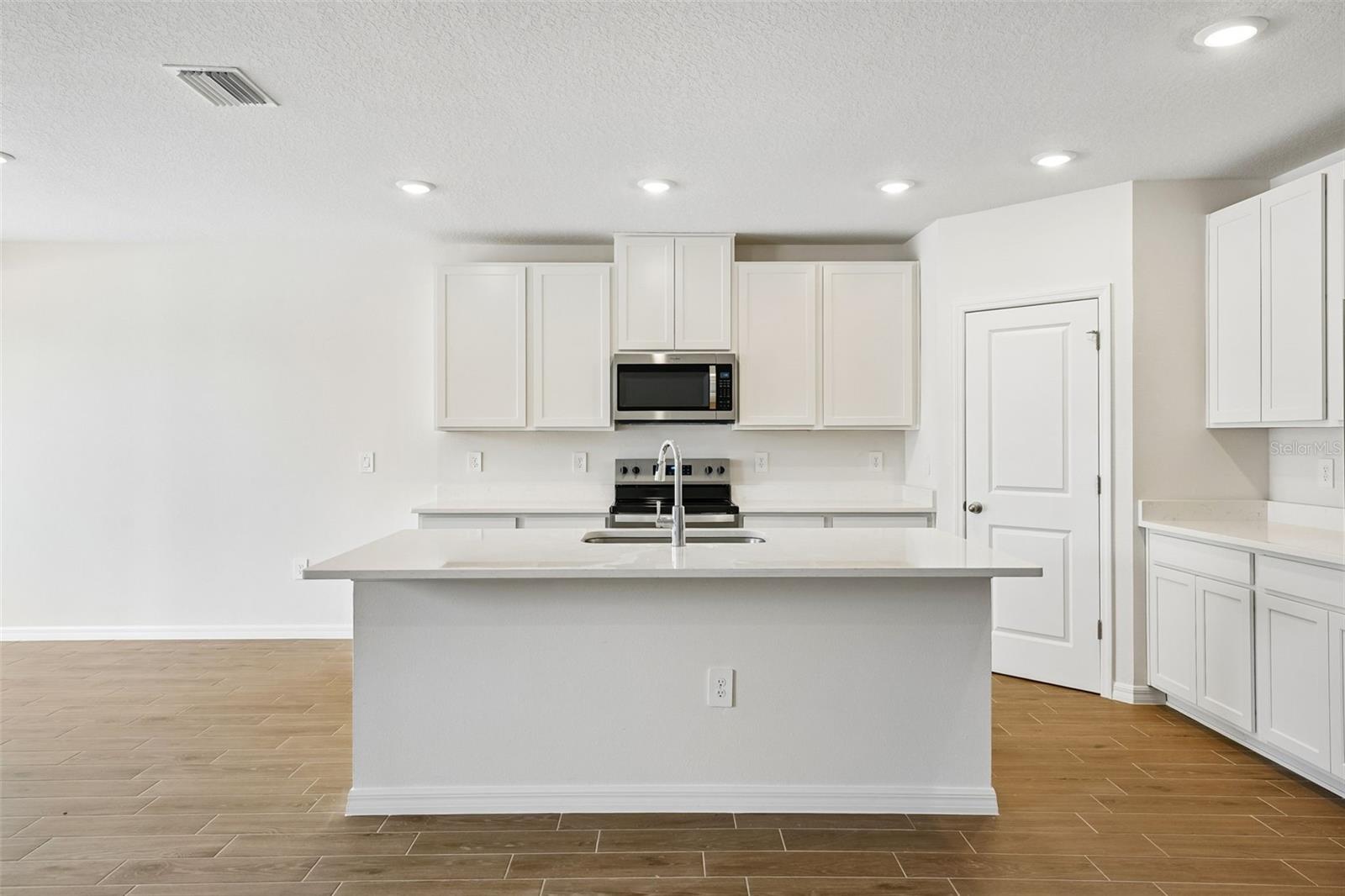 13755 UMBER FOREST ST — photo 10