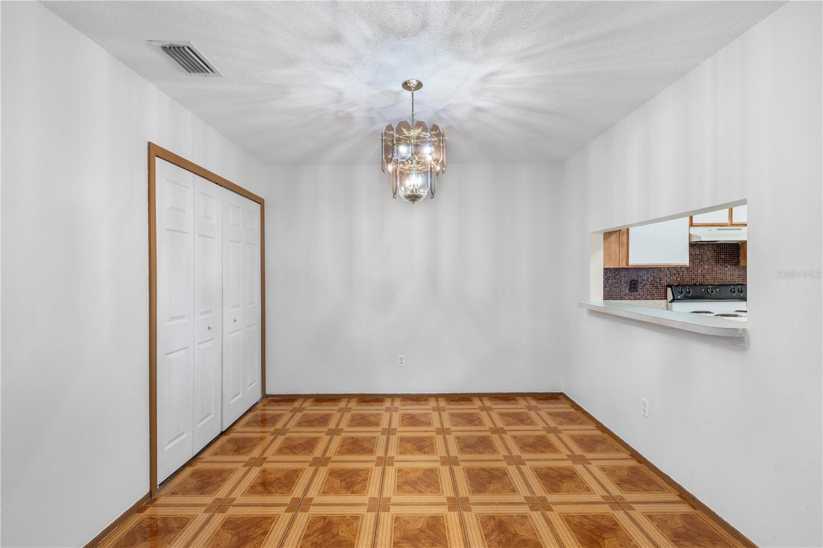 1907 FLUORSHIRE DR — photo 19