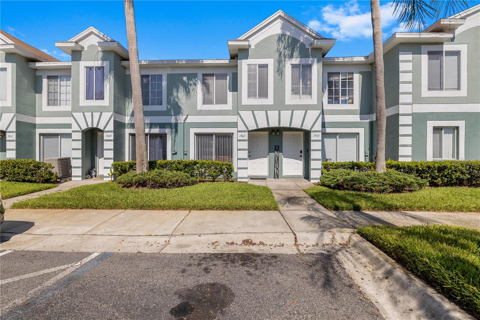 1907 FLUORSHIRE DR — photo 58