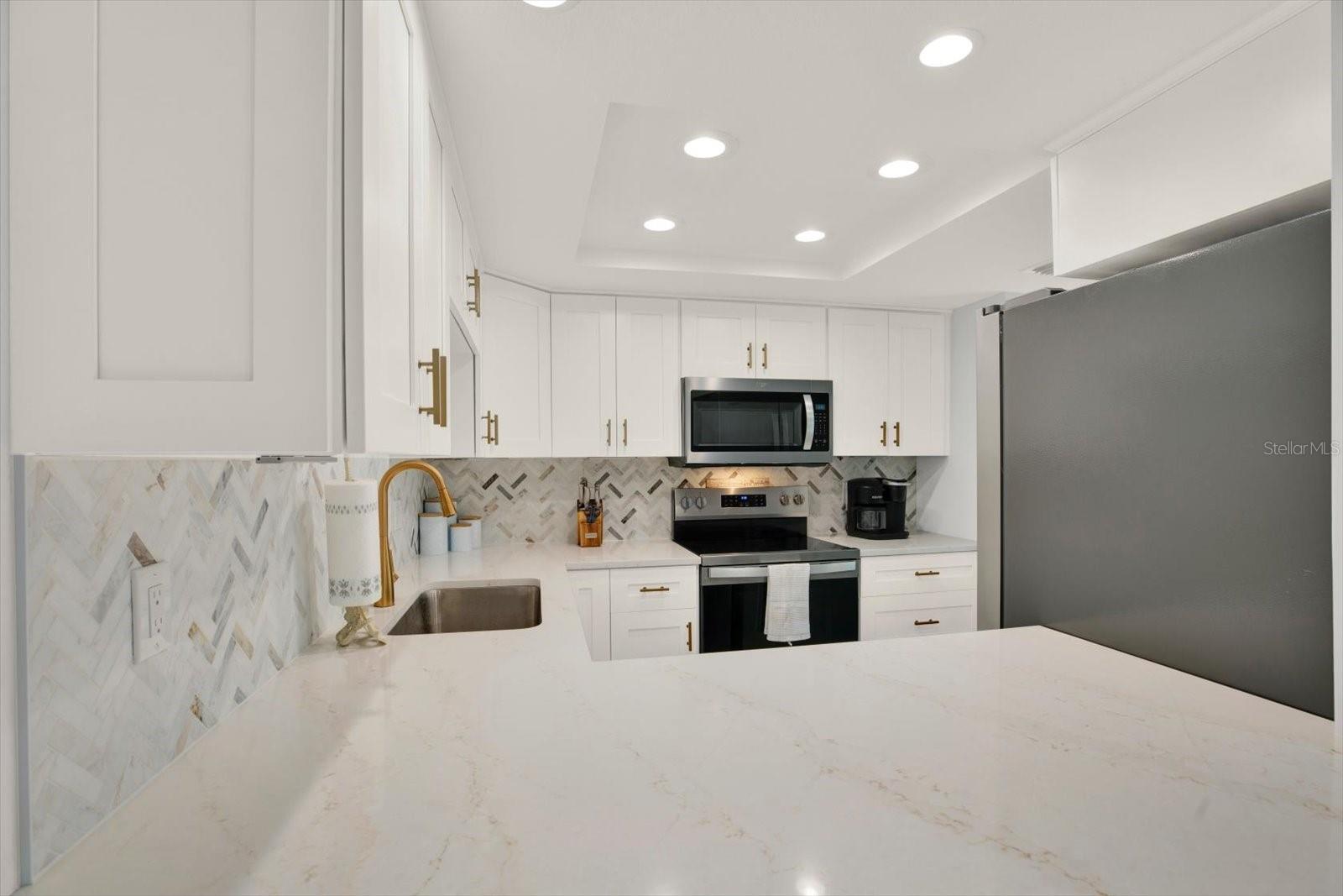 7530 SUNSHINE SKYWAY LN S #P7 — photo 8