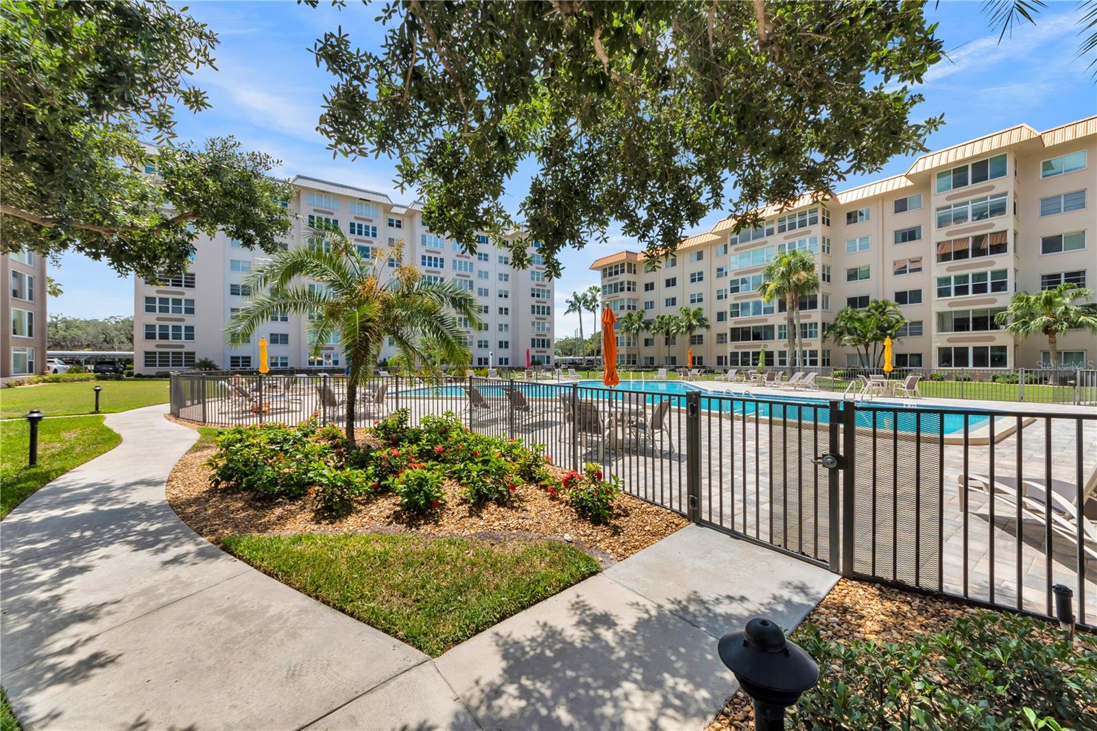 622 EDGEWATER DR #823 — photo 38