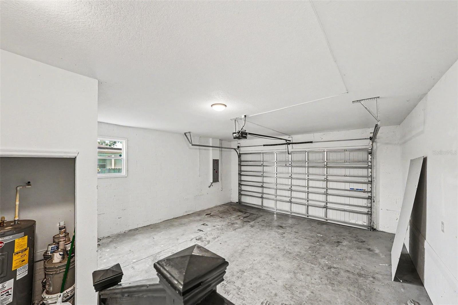 2619 W ST CONRAD — photo 32