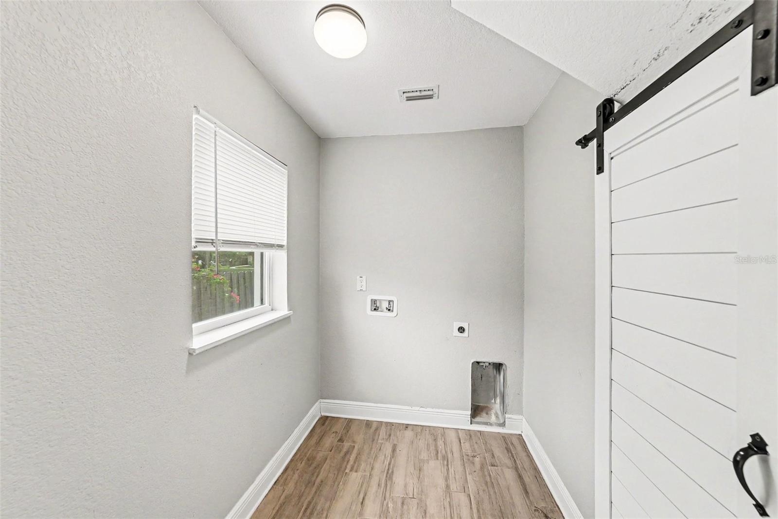 2619 W ST CONRAD — photo 31