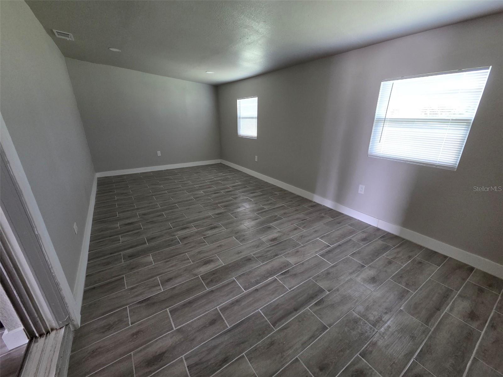 38300 HENRY DR — photo 17