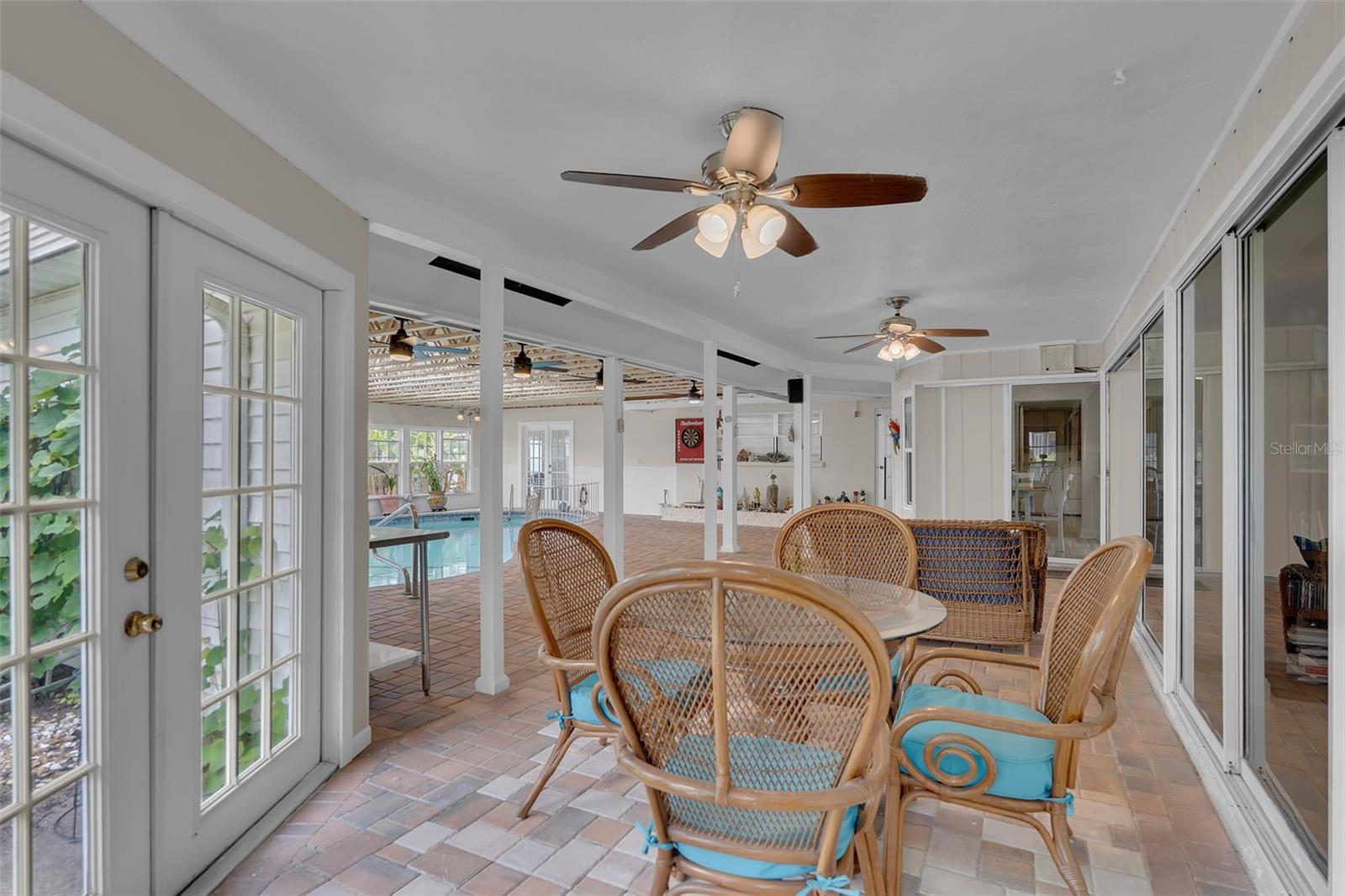 332 SHORE DR — photo 39