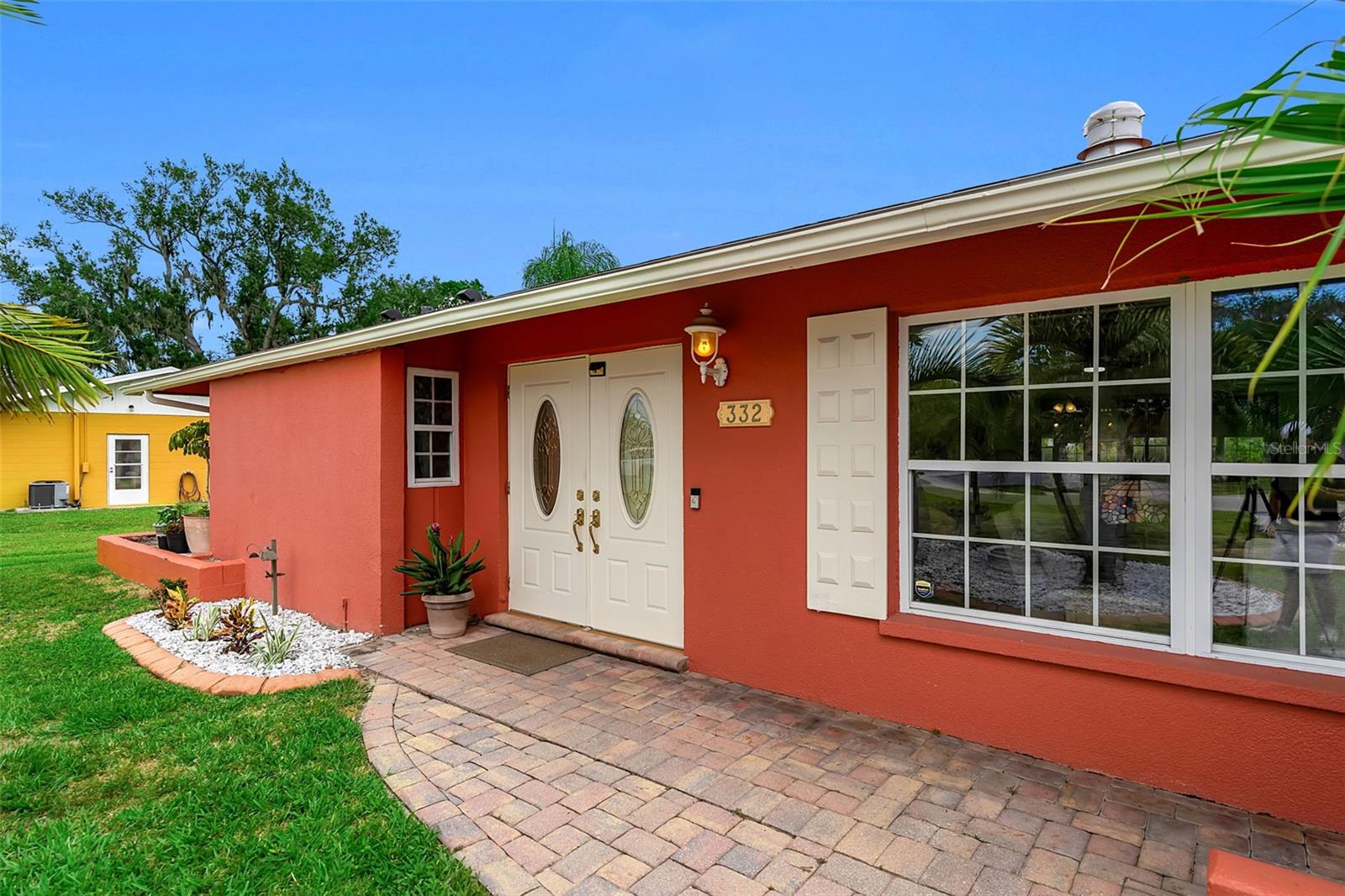 332 SHORE DR — photo 9