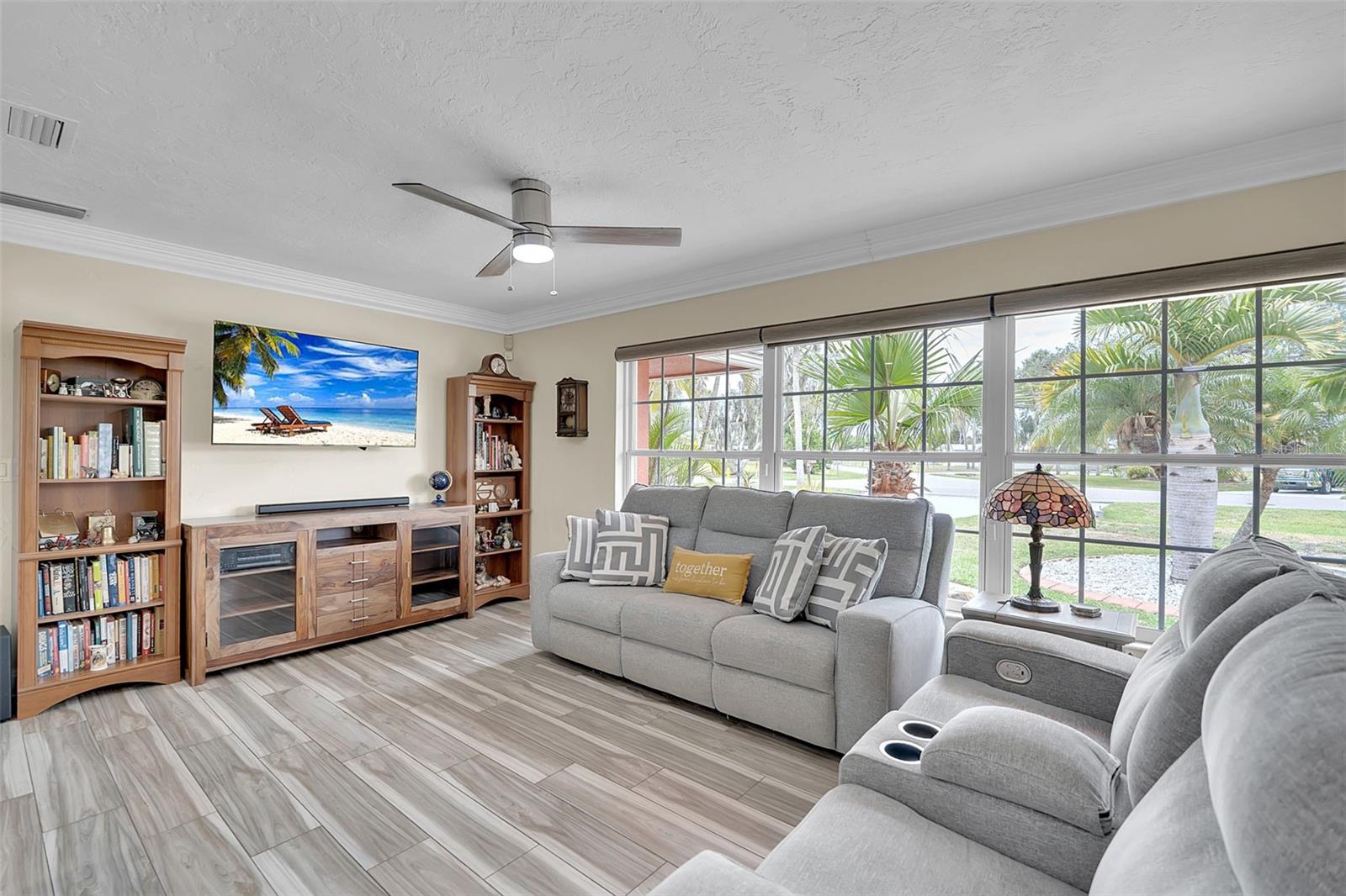 332 SHORE DR — photo 12
