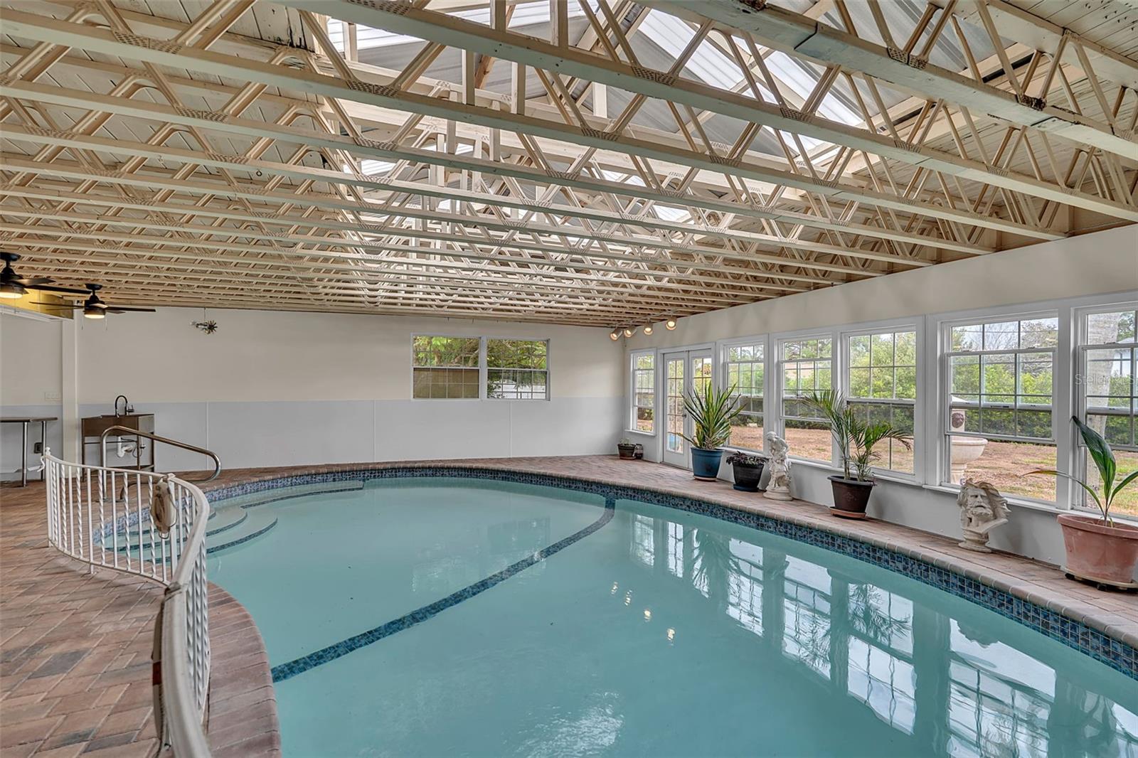 332 SHORE DR — photo 41