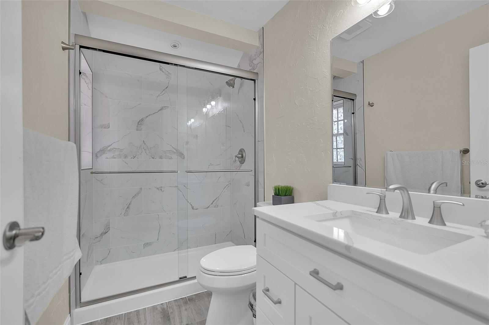 332 SHORE DR — photo 22