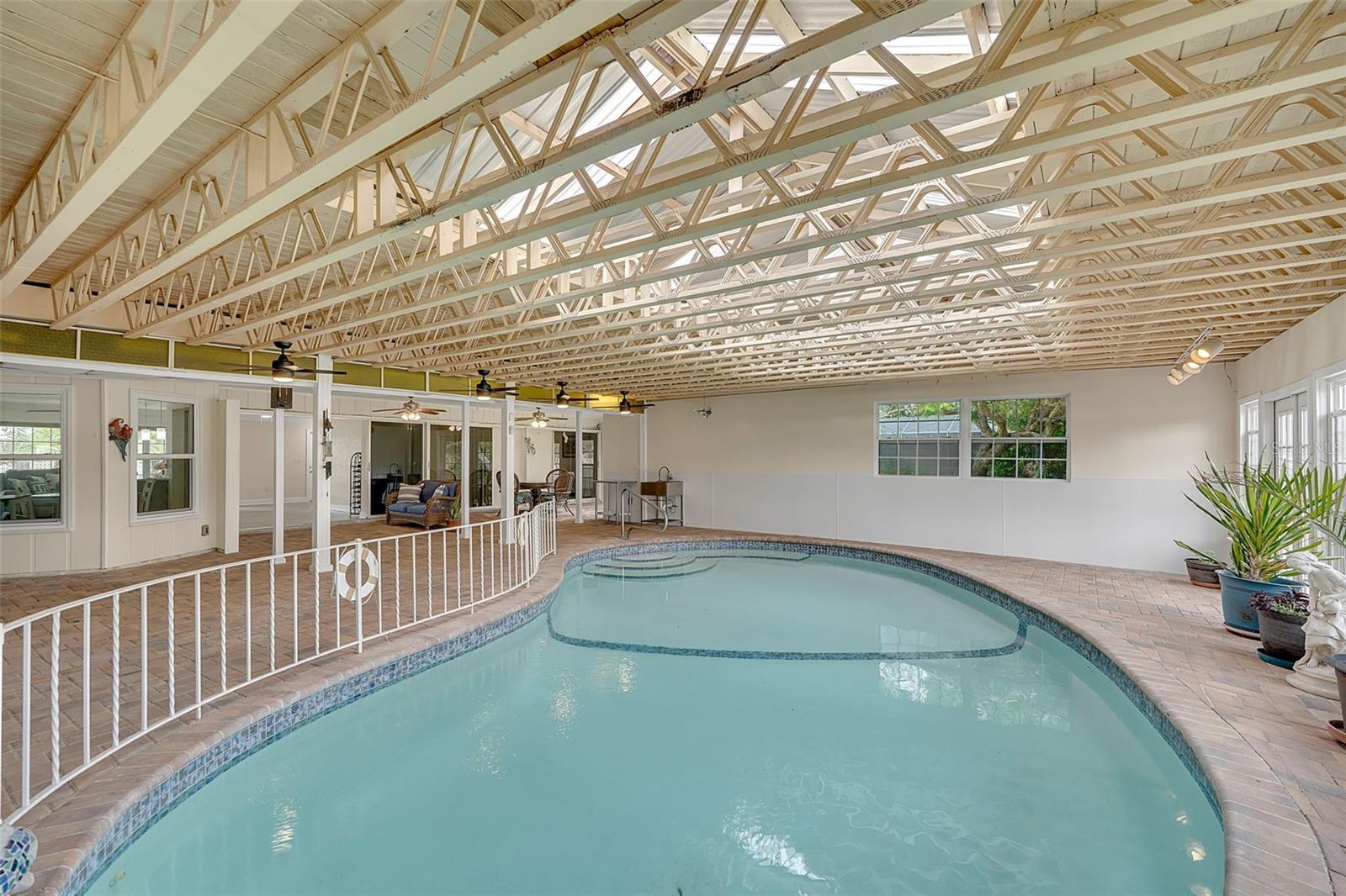 332 SHORE DR — photo 42