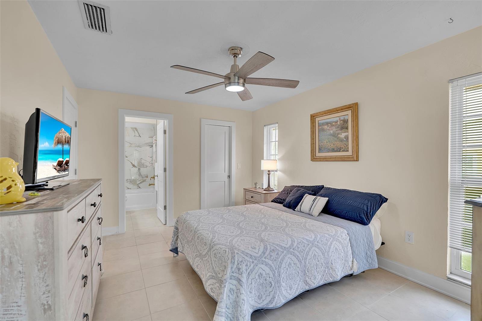 332 SHORE DR — photo 24
