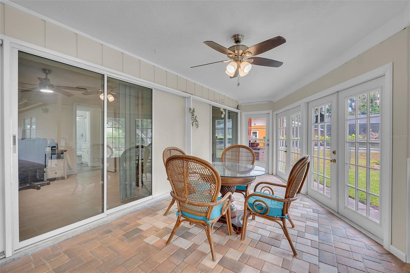 332 SHORE DR — photo 38