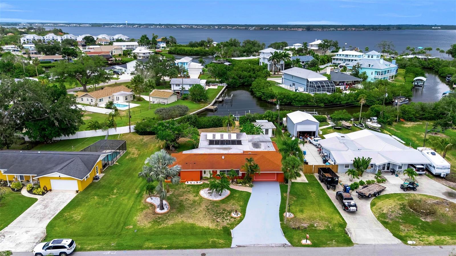 332 SHORE DR — photo 7