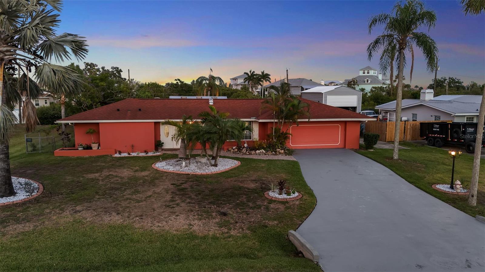 332 SHORE DR — photo 52