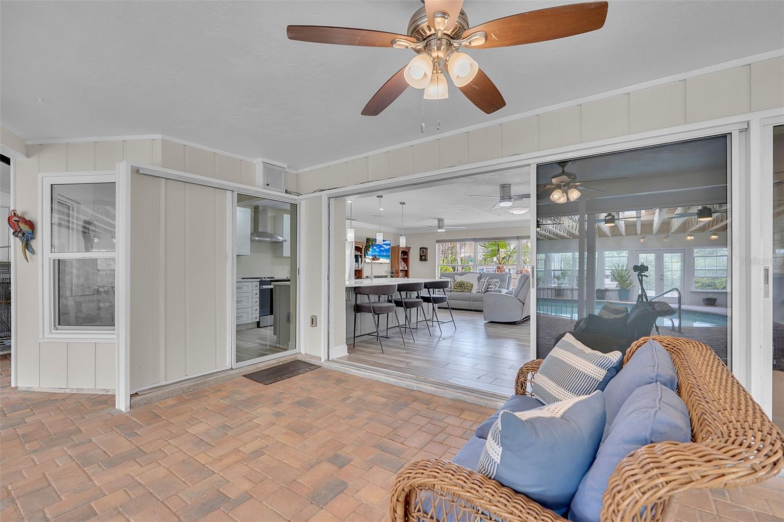 332 SHORE DR — photo 37