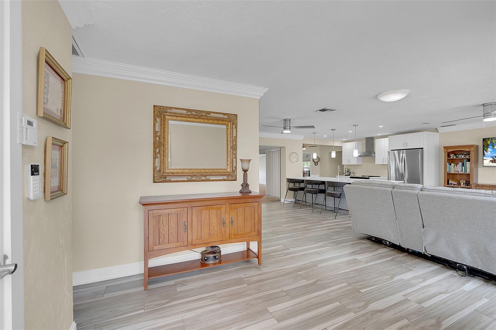 332 SHORE DR — photo 11