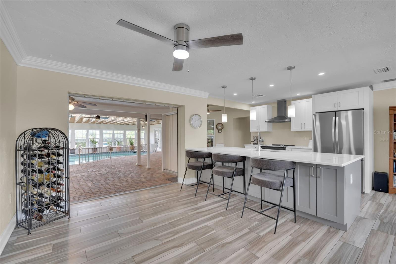 332 SHORE DR — photo 4