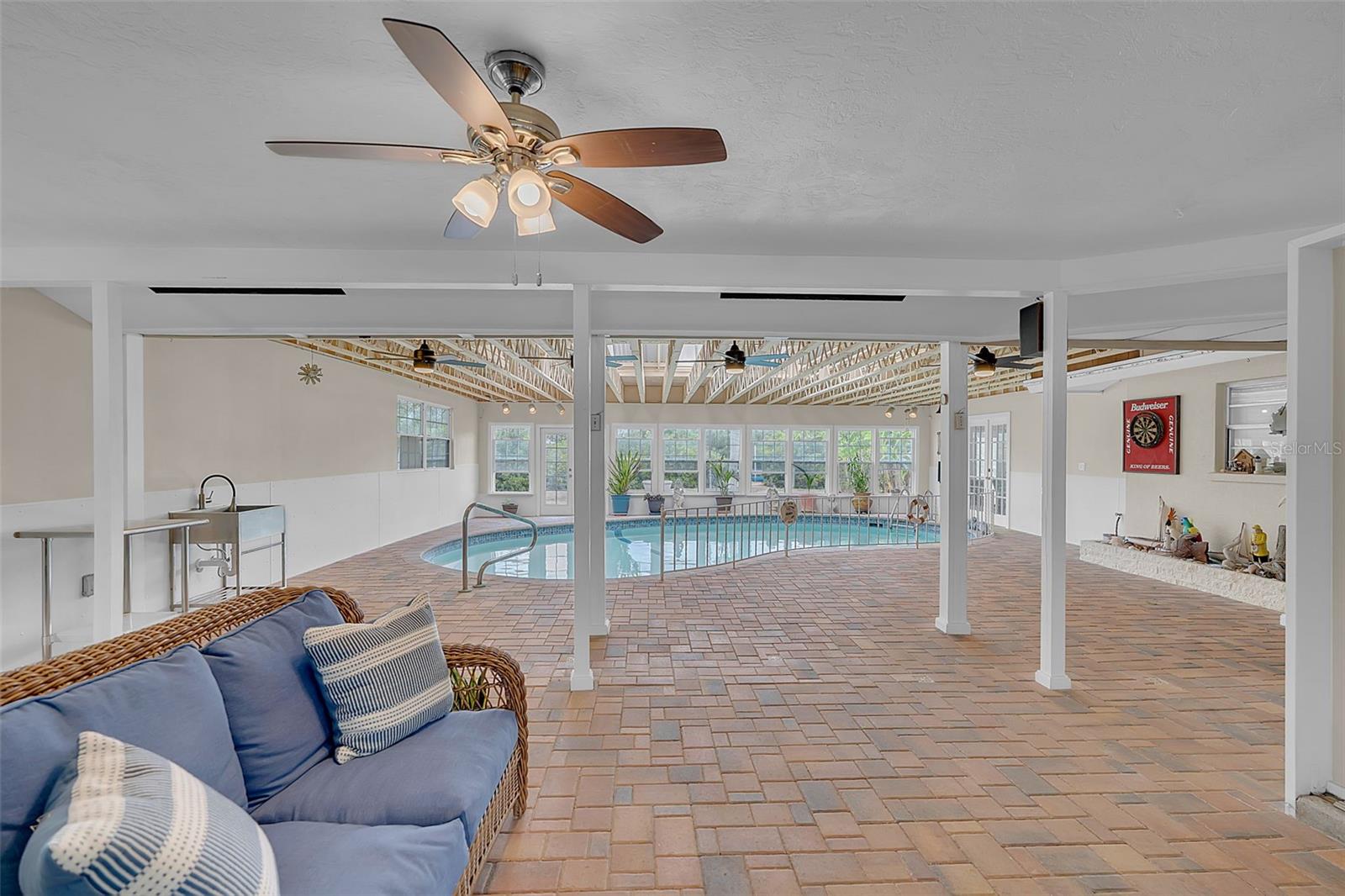 332 SHORE DR — photo 36