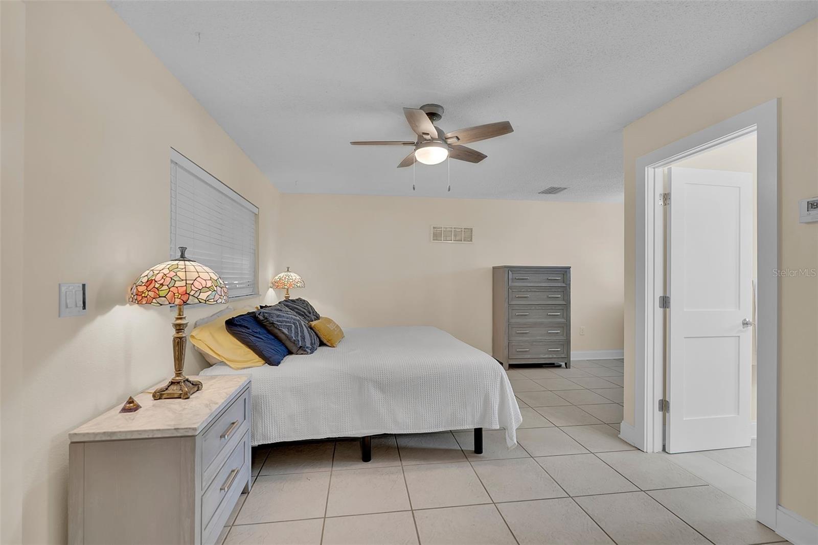 332 SHORE DR — photo 28