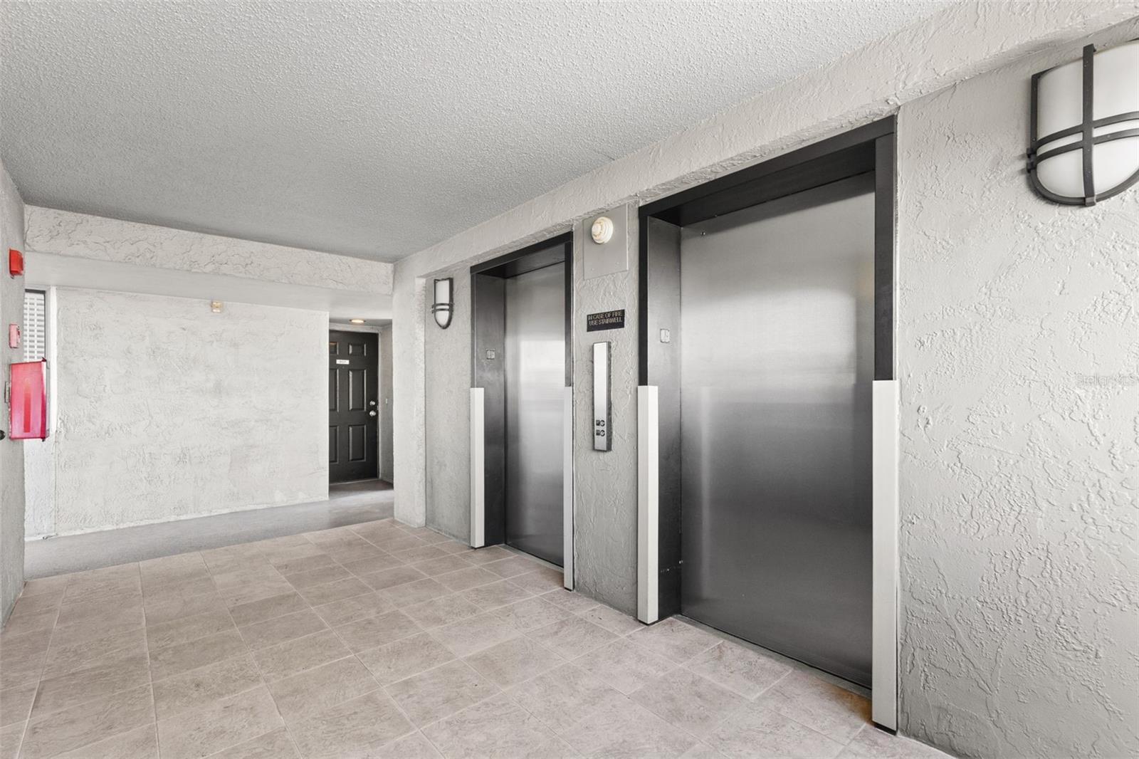 201 W LAUREL ST #907 — photo 39