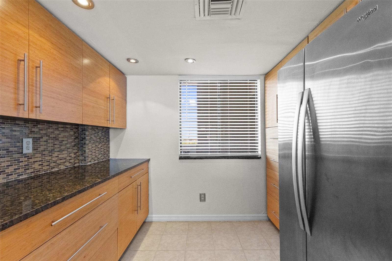 201 W LAUREL ST #907 — photo 7