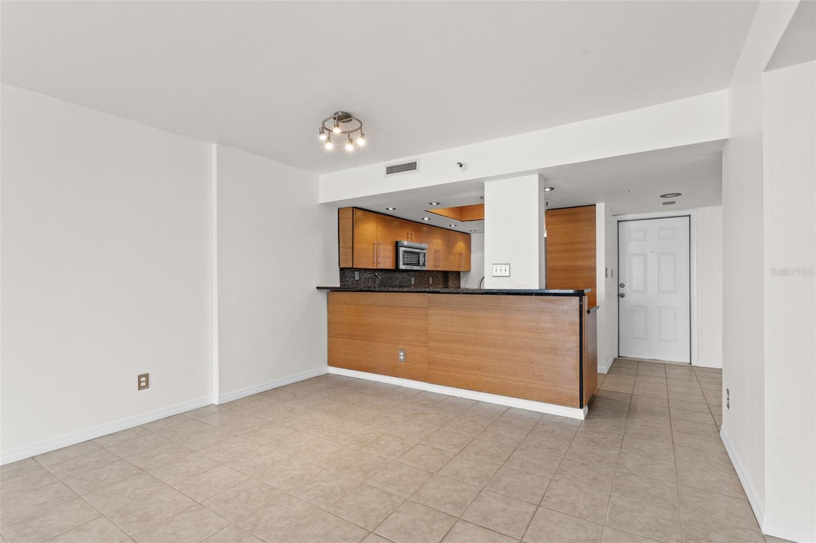 201 W LAUREL ST #907 — photo 20