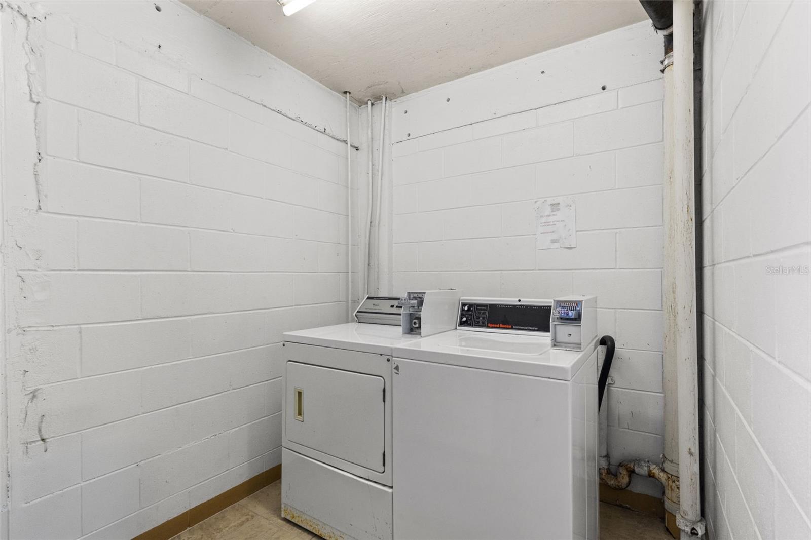 201 W LAUREL ST #907 — photo 40