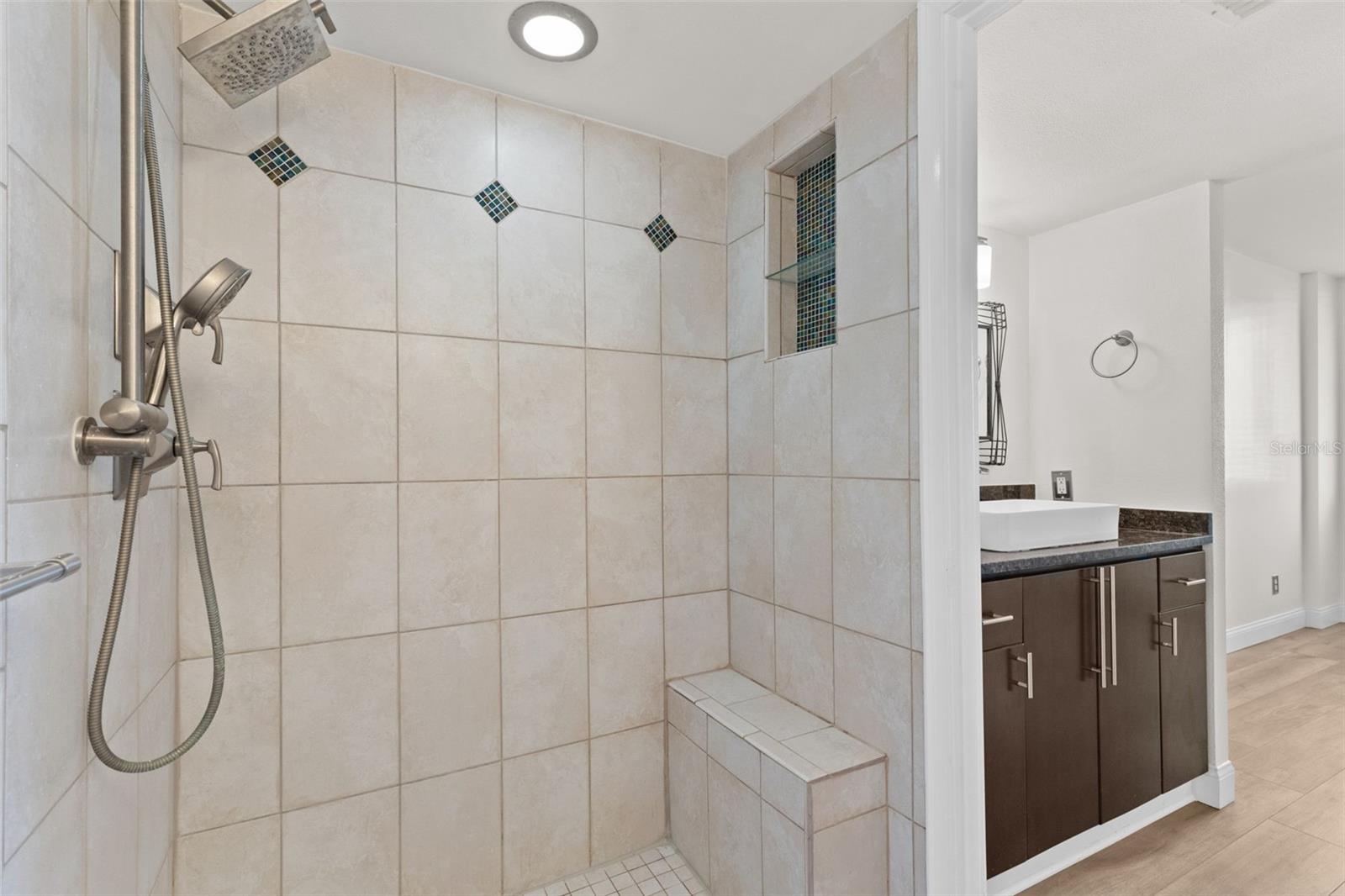 201 W LAUREL ST #907 — photo 36