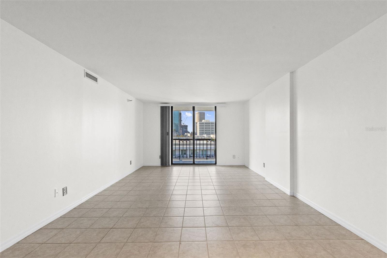 201 W LAUREL ST #907 — photo 11