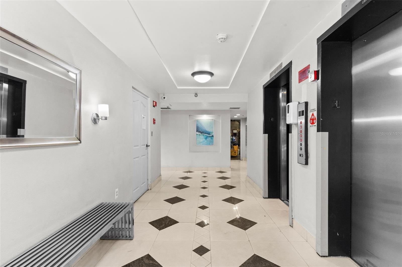 201 W LAUREL ST #907 — photo 41