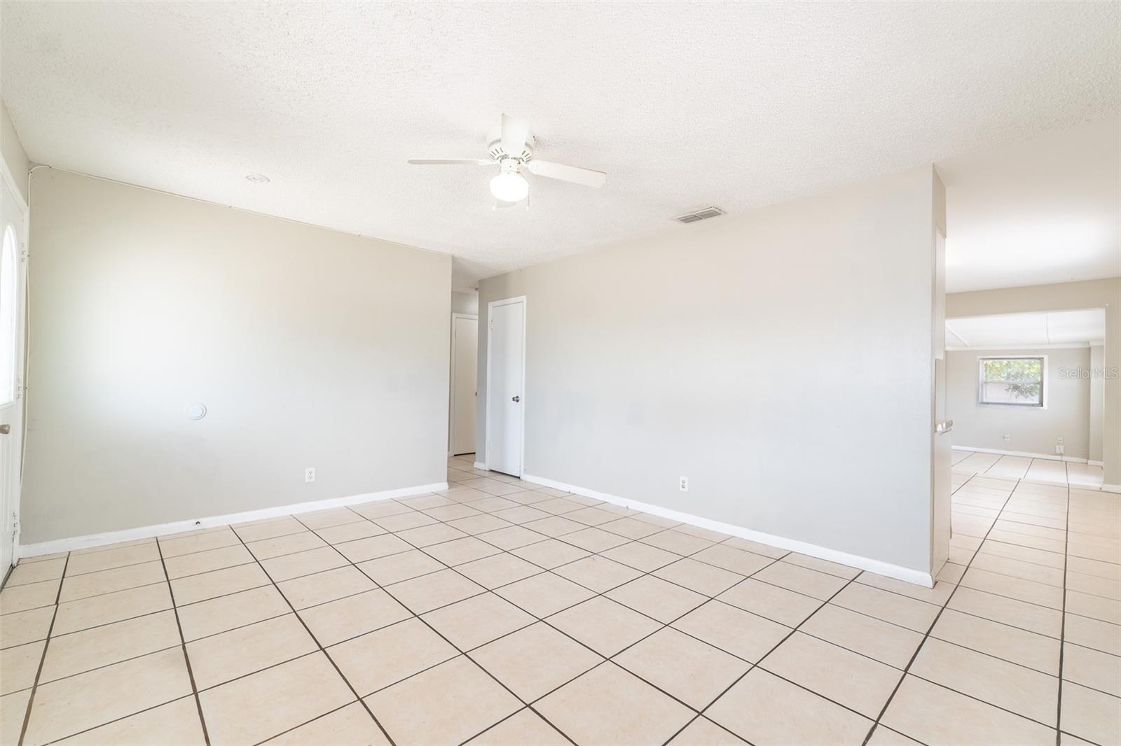 6001 CRESTRIDGE RD — photo 8