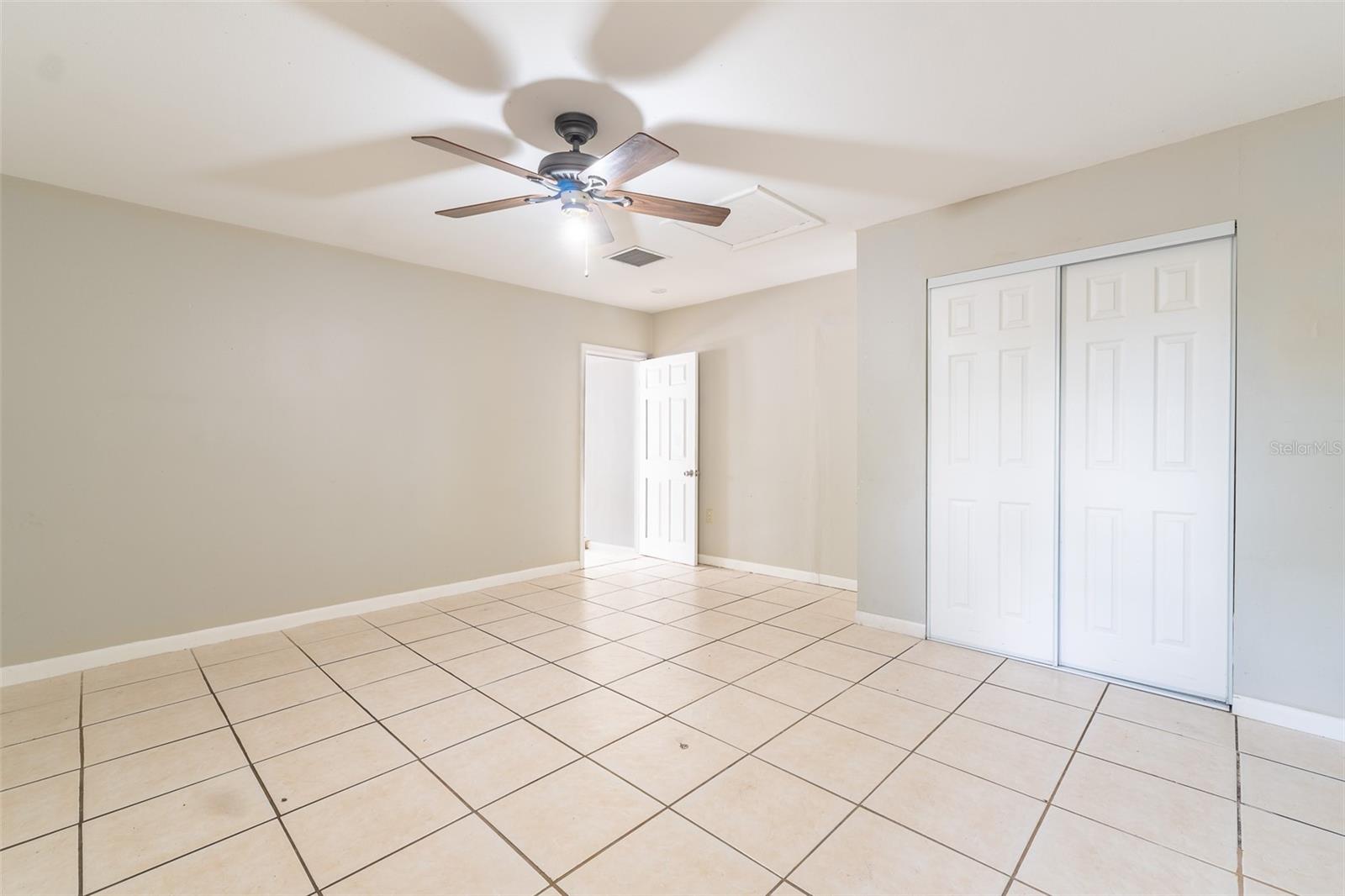 6001 CRESTRIDGE RD — photo 32