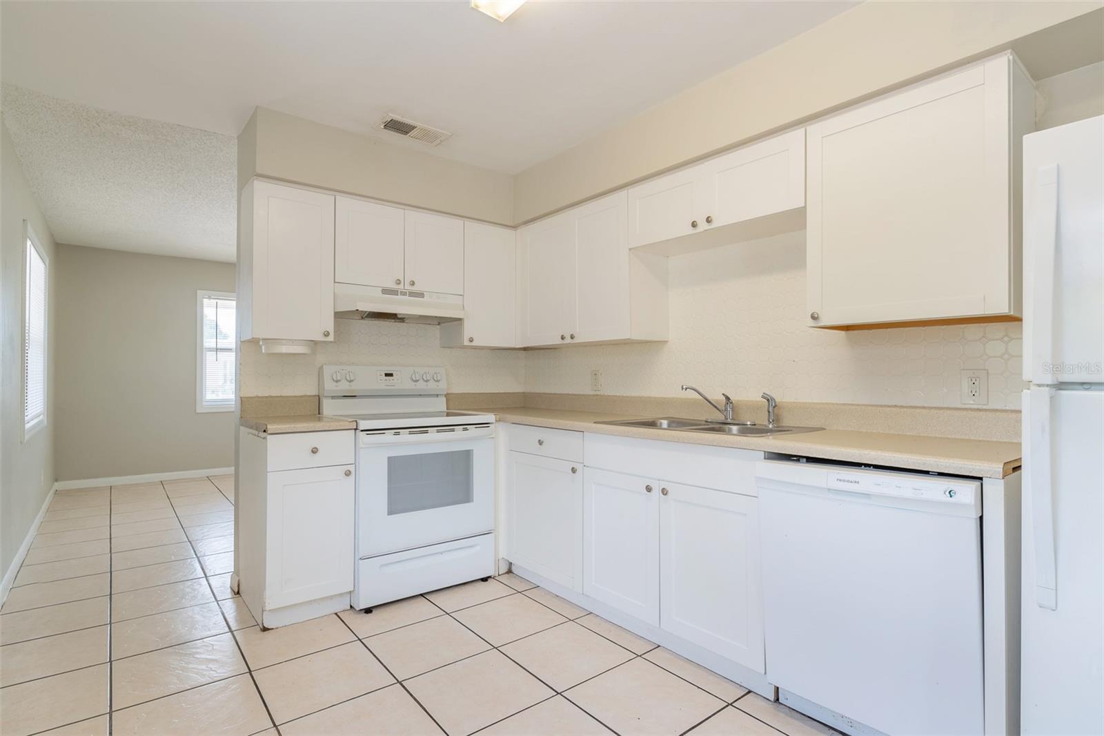 6001 CRESTRIDGE RD — photo 26