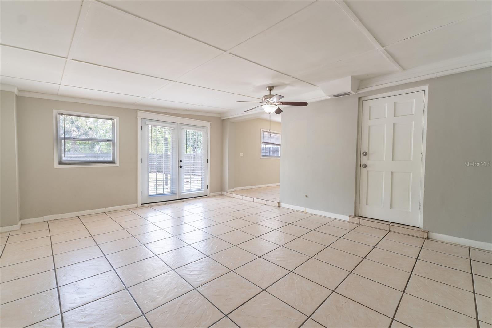 6001 CRESTRIDGE RD — photo 30