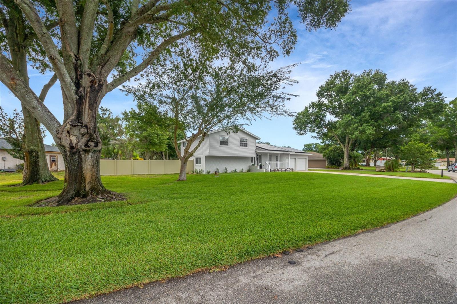 22369 SOUTHSHORE DR — photo 10