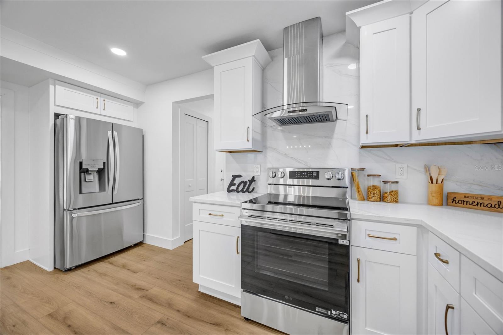22369 SOUTHSHORE DR — photo 15