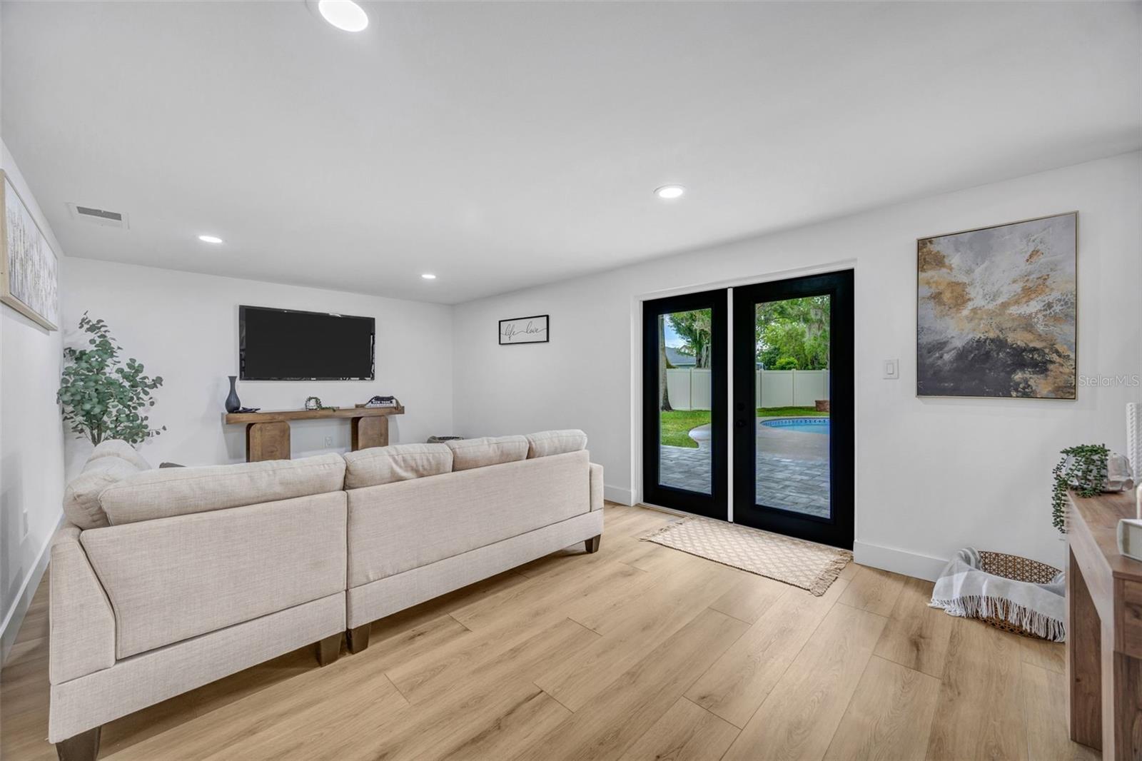 22369 SOUTHSHORE DR — photo 47