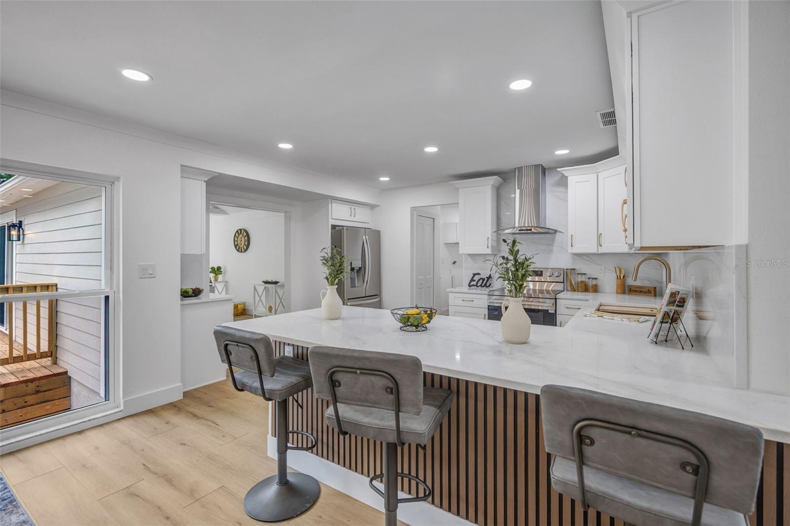 22369 SOUTHSHORE DR — photo 19