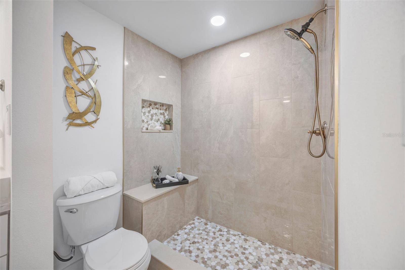 22369 SOUTHSHORE DR — photo 24