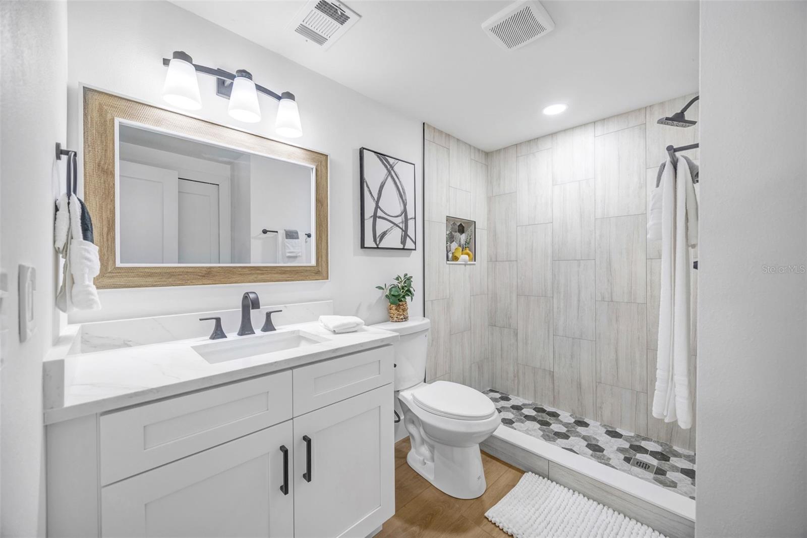 22369 SOUTHSHORE DR — photo 5