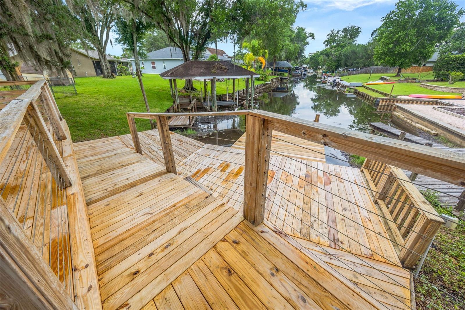 22369 SOUTHSHORE DR — photo 3