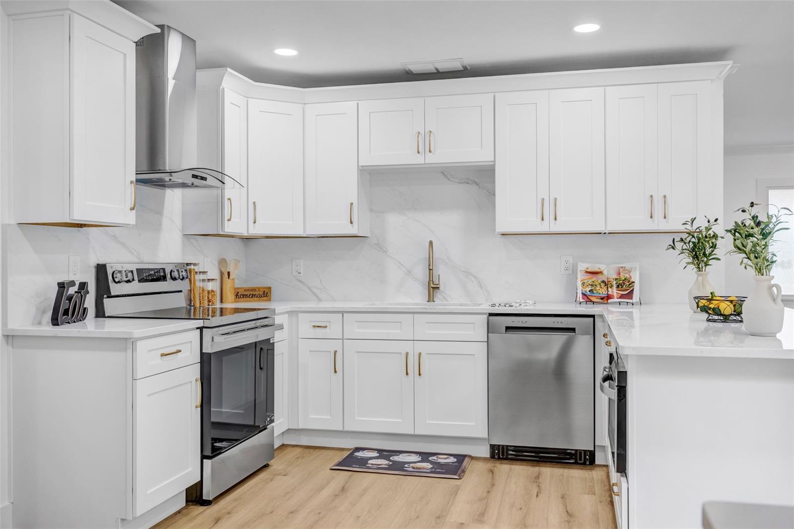 22369 SOUTHSHORE DR — photo 16