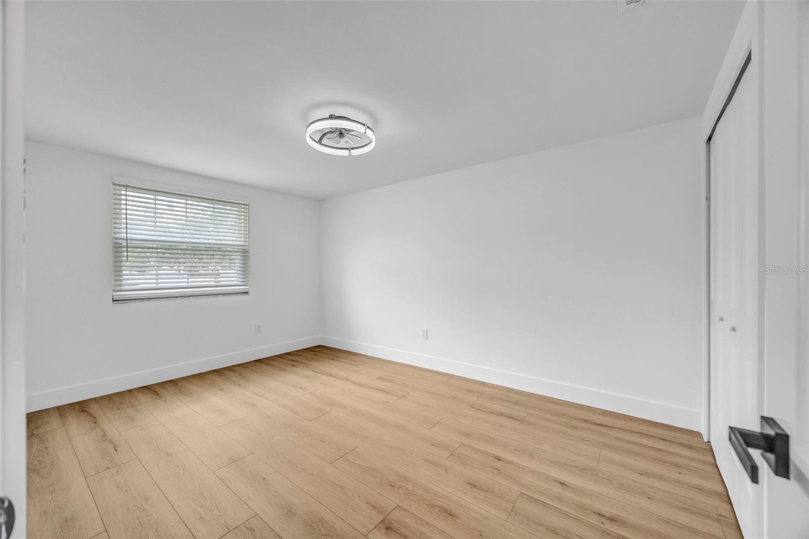 22369 SOUTHSHORE DR — photo 56