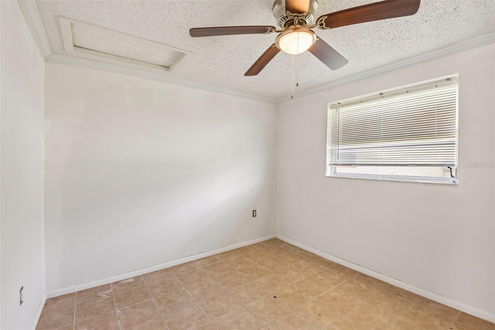 4923 GETNER ST — photo 18