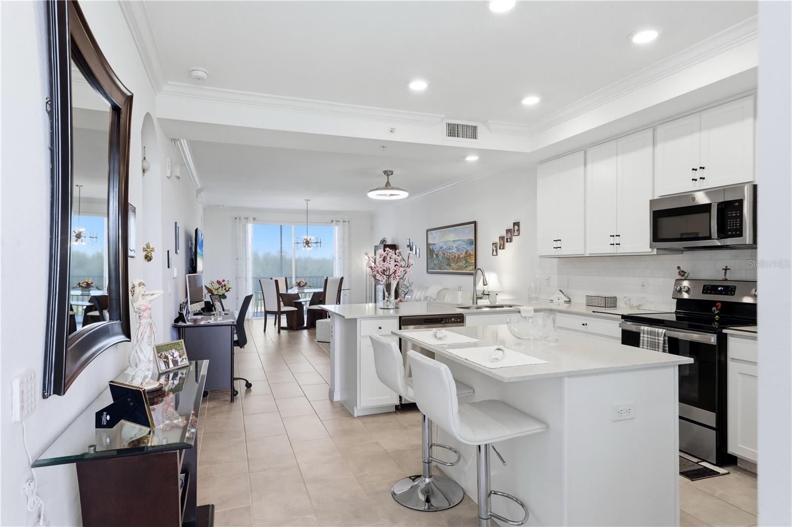 17902 GAWTHROP DR #305 — photo 5