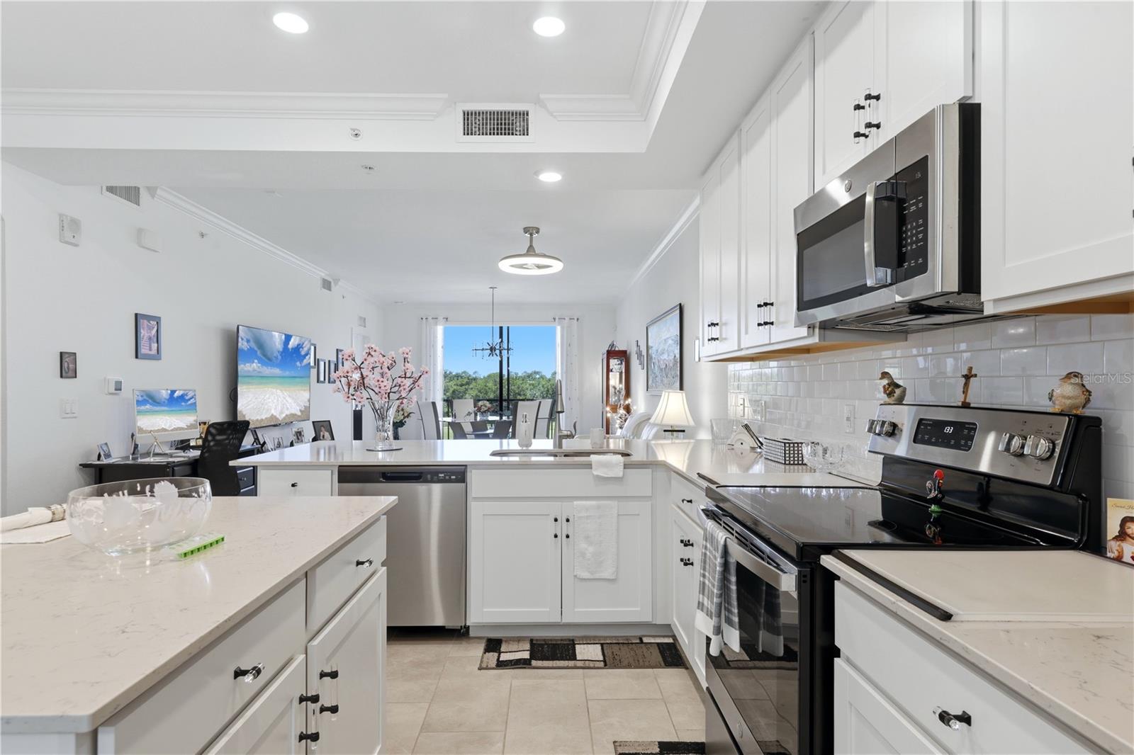 17902 GAWTHROP DR #305 — photo 19