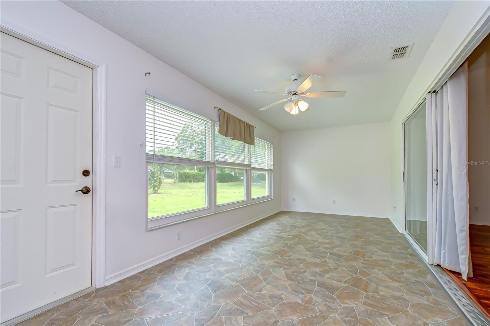 818 MCCALLISTER AVE — photo 20