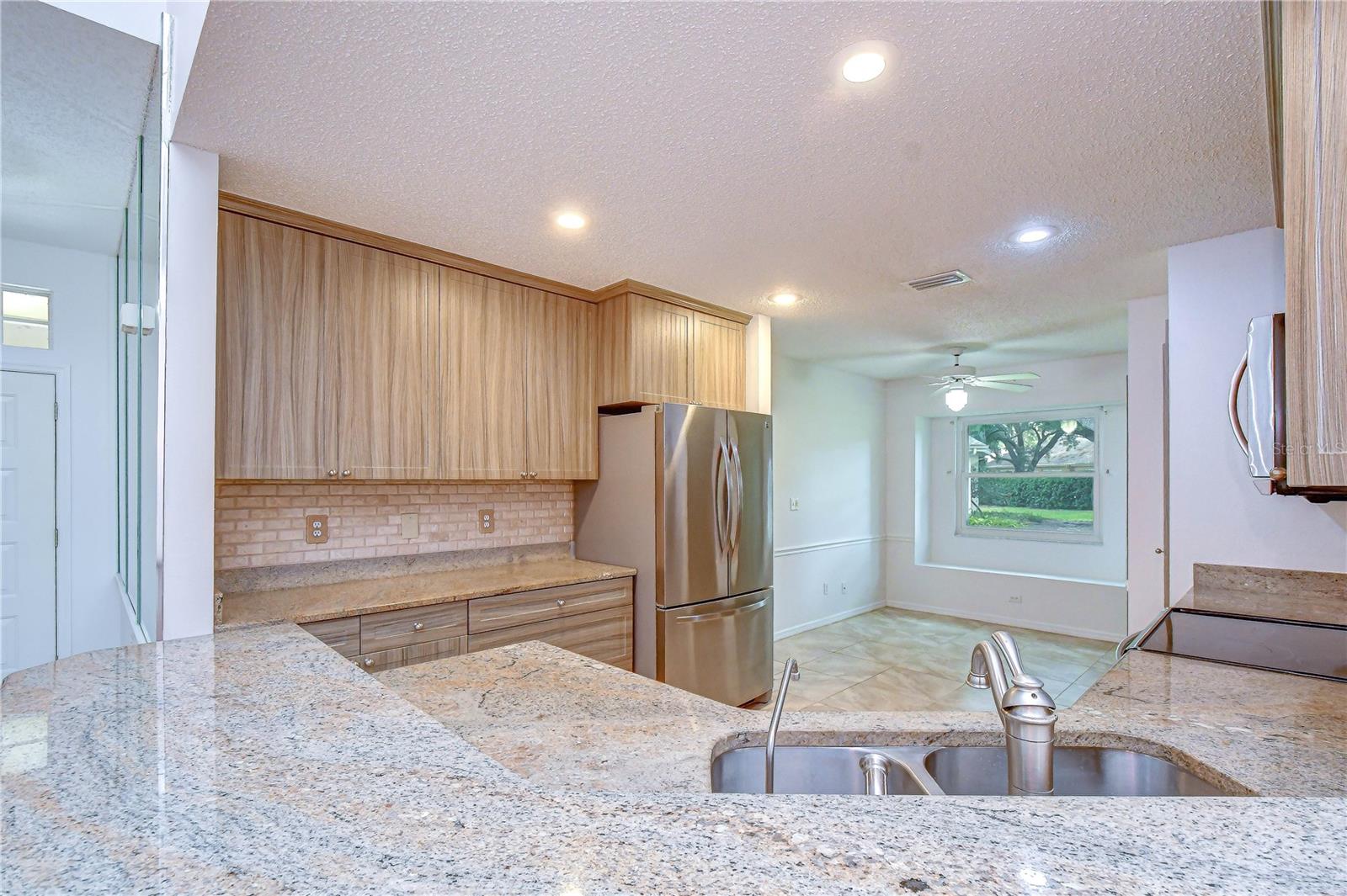 818 MCCALLISTER AVE — photo 5